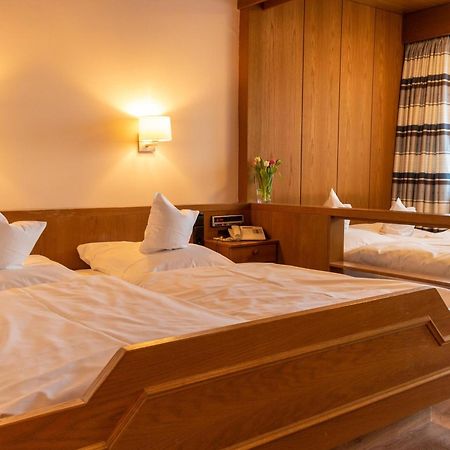 Landgasthof Hotel Hirsch Loßburg Esterno foto
