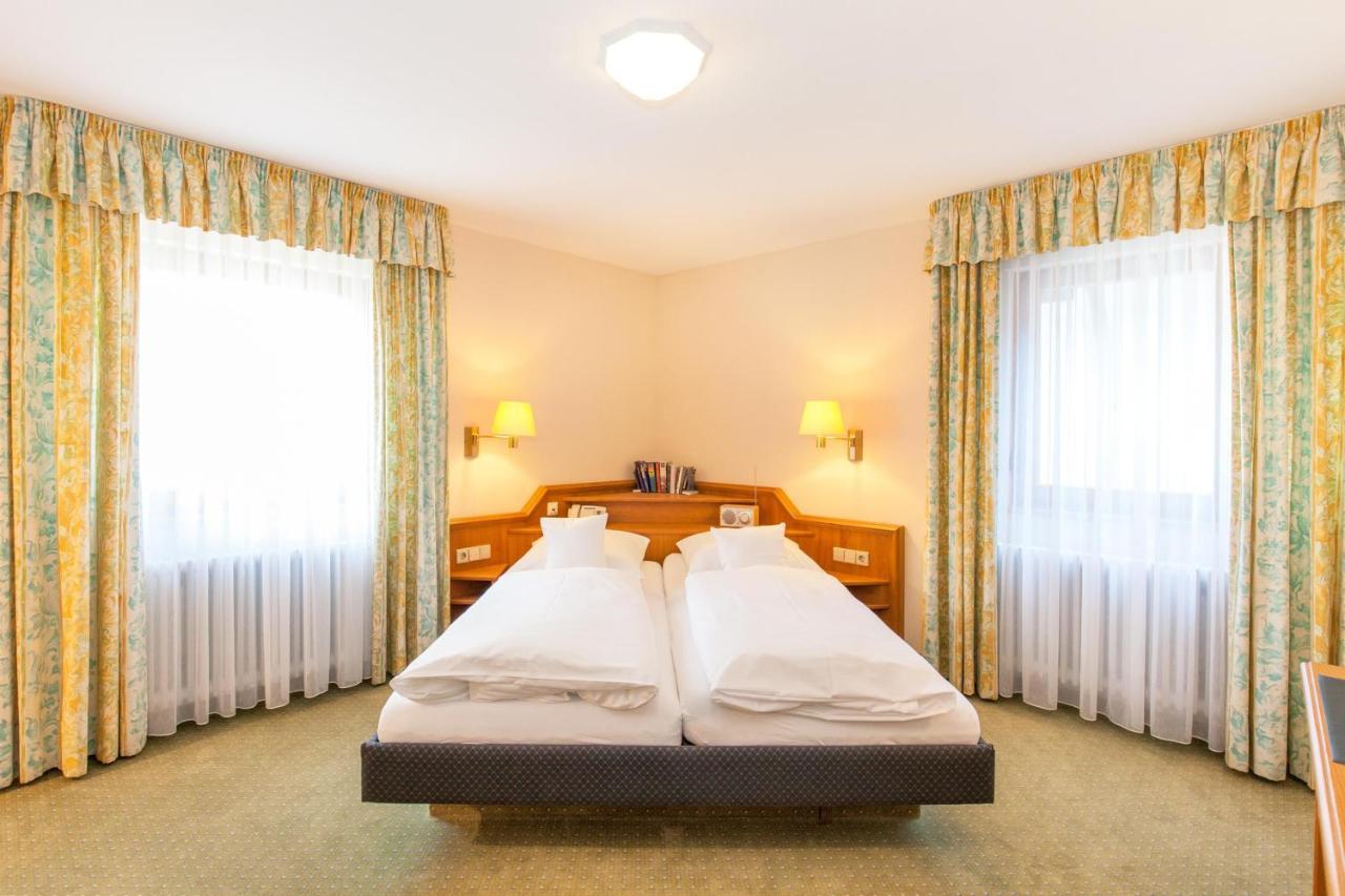 Landgasthof Hotel Hirsch Loßburg Esterno foto