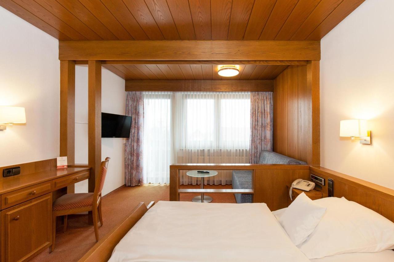 Landgasthof Hotel Hirsch Loßburg Esterno foto