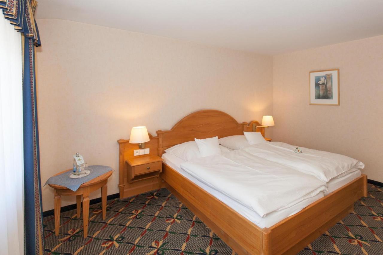 Landgasthof Hotel Hirsch Loßburg Esterno foto