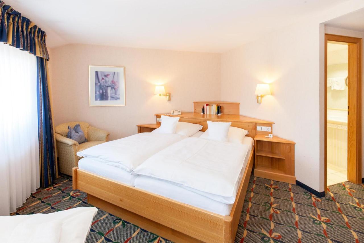 Landgasthof Hotel Hirsch Loßburg Esterno foto