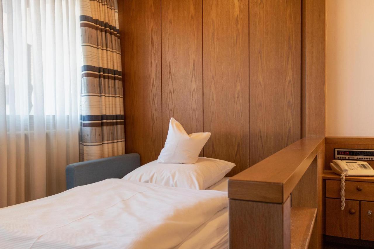 Landgasthof Hotel Hirsch Loßburg Esterno foto