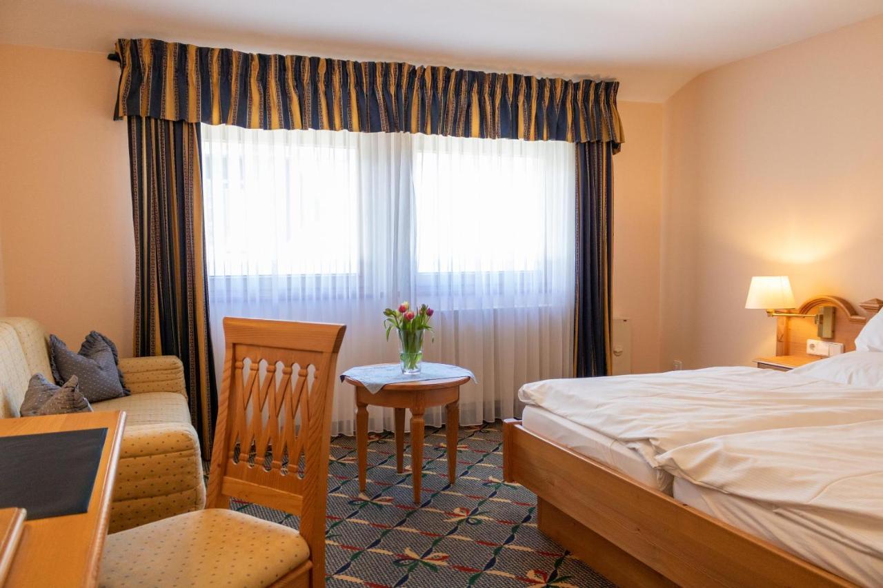Landgasthof Hotel Hirsch Loßburg Esterno foto
