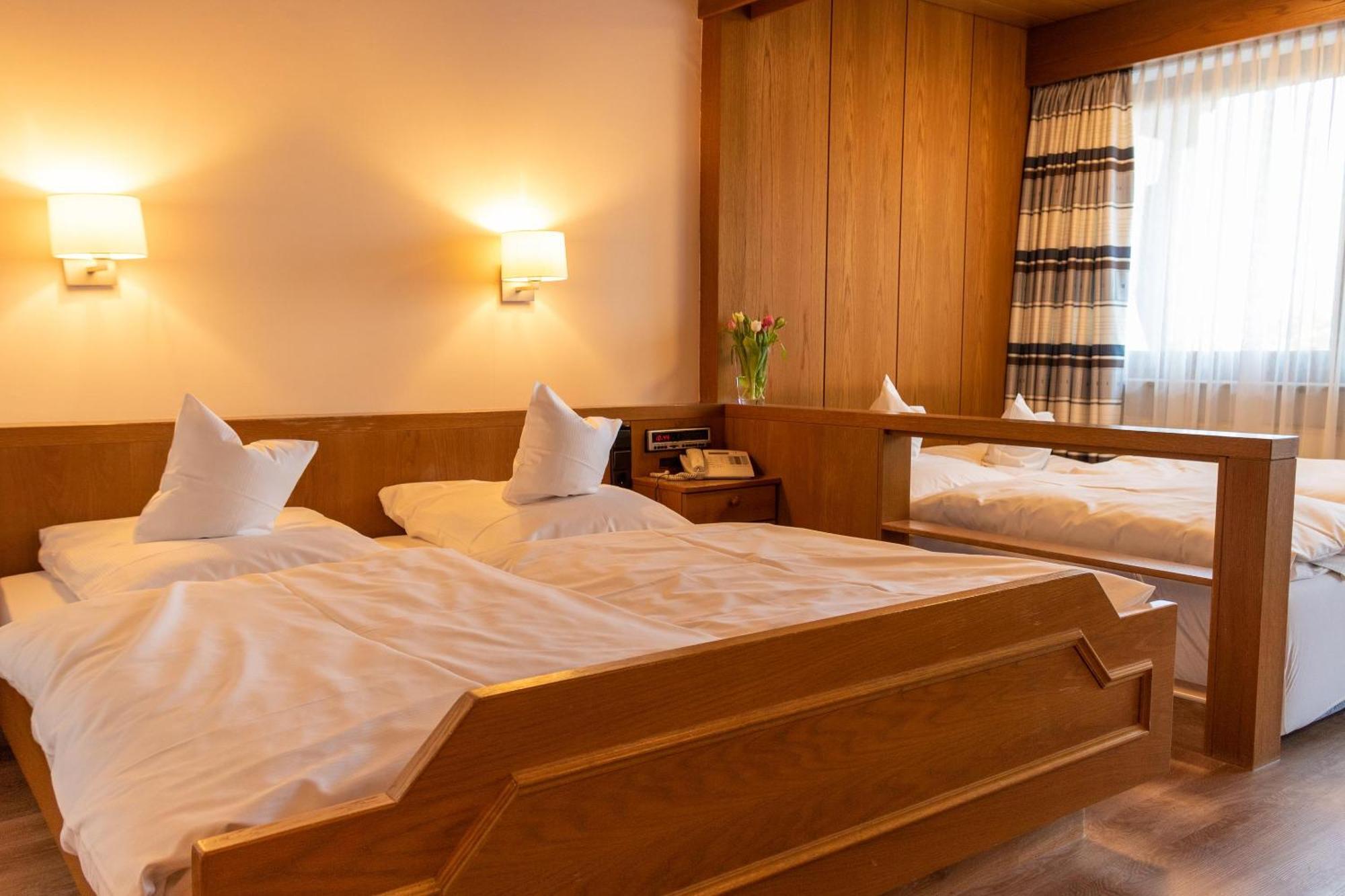 Landgasthof Hotel Hirsch Loßburg Esterno foto