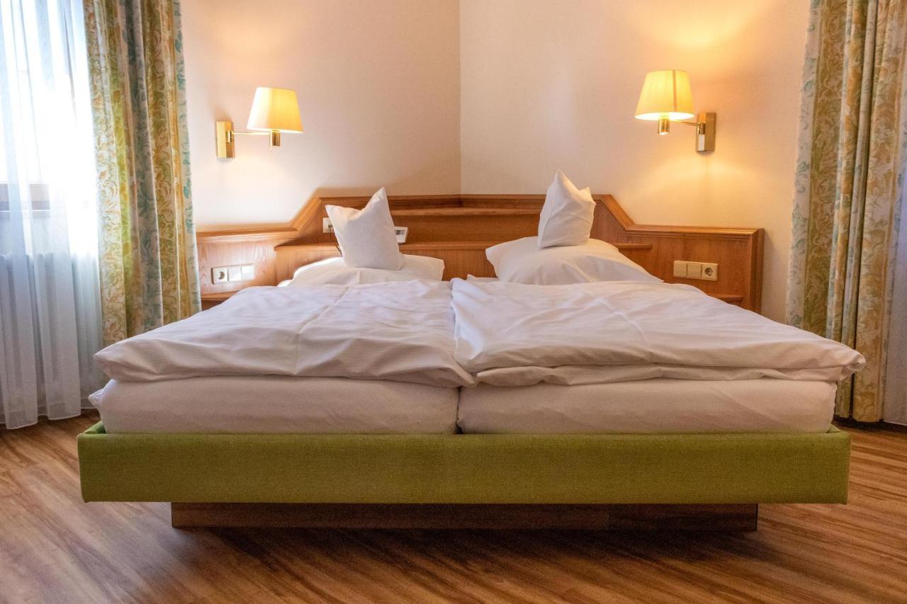 Landgasthof Hotel Hirsch Loßburg Esterno foto