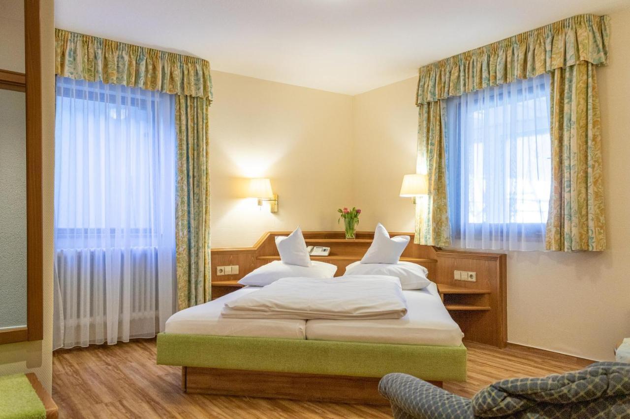 Landgasthof Hotel Hirsch Loßburg Esterno foto