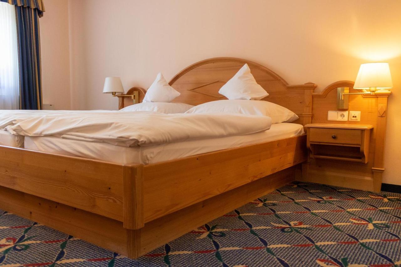 Landgasthof Hotel Hirsch Loßburg Esterno foto
