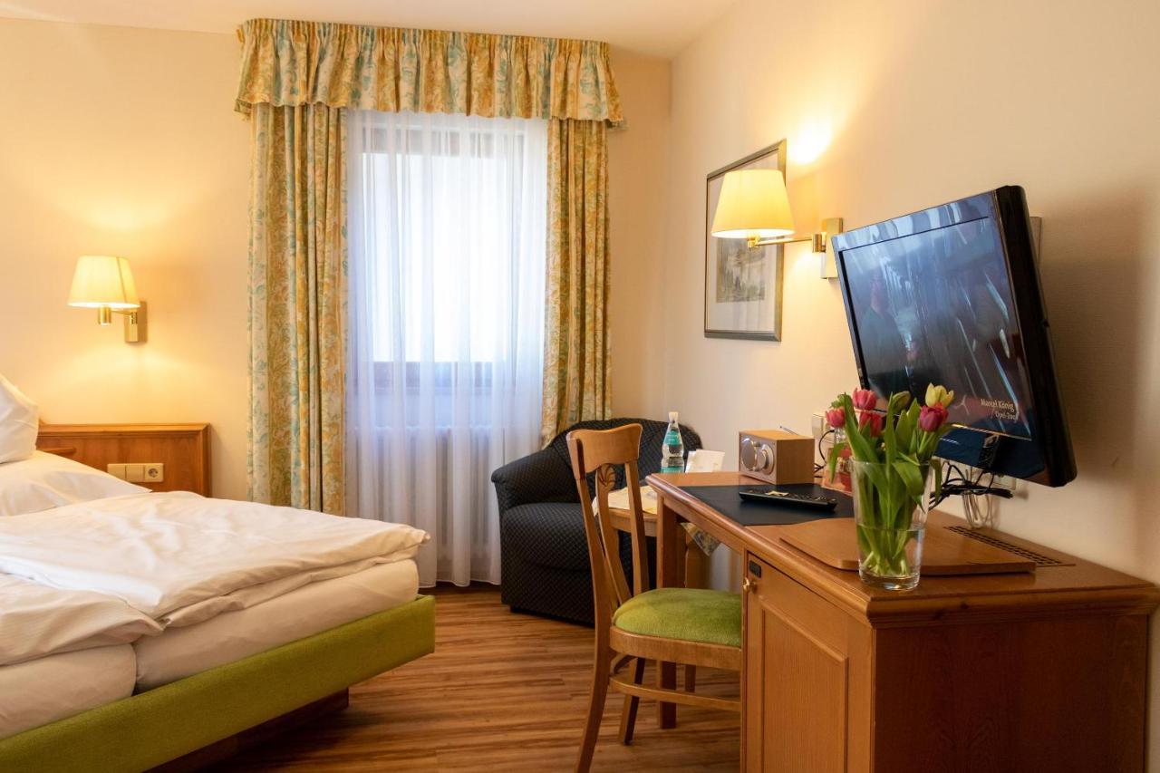 Landgasthof Hotel Hirsch Loßburg Esterno foto