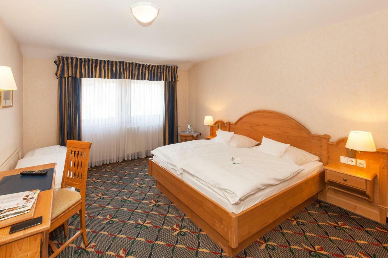 Landgasthof Hotel Hirsch Loßburg Esterno foto