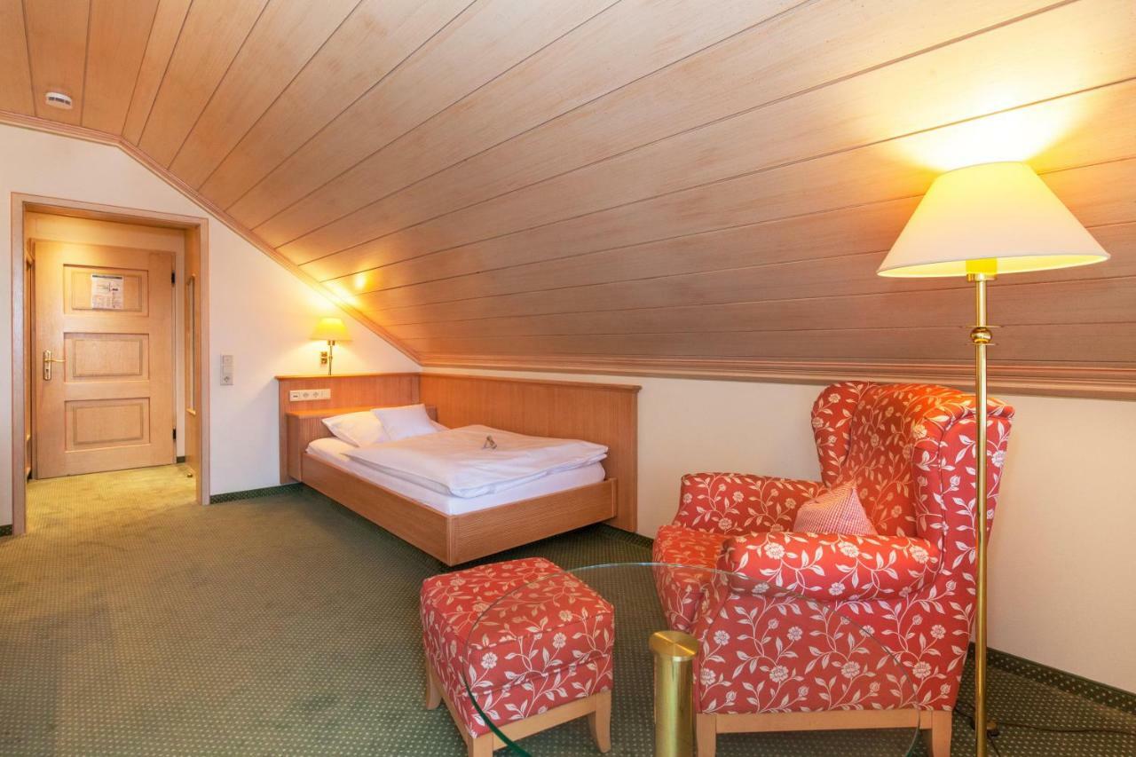 Landgasthof Hotel Hirsch Loßburg Esterno foto